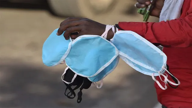 ଉତ୍ତରପ୍ରଦେଶରେ ମାସ୍କ ନିୟମ ଉଲଂଘନ କଲେ ପଡିବ ମହଙ୍ଗା । ଦ୍ୱିତୀୟ ଥର ନିୟମ ଉଲଂଘନ କଲେ ଗଣିବାକୁ ପଡିବ ୧୦ ହଜାର ତଣ୍ଡ ।