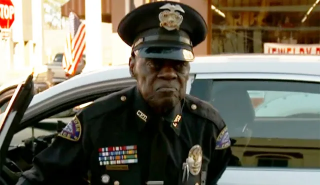 ବୟସ ଏକାନବେ ଛୁଇଁଲାଣି, ତଥାପି ଚାକିରି ଛାଡିବାକୁ ଇଚ୍ଛା ନାହିଁ ।