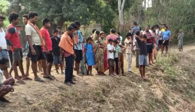 ପୋଖରୀରୁ ପାଣି କମିଲା, ମହିଳାଙ୍କ କଙ୍କାଳ ଉଦ୍ଧାର ହେଲା । ହତ୍ୟା ସନ୍ଦେହ, ଘଟଣାସ୍ଥଳରେ ପହଞ୍ଚି ପୋଲିସର ଯାଞ୍ଚ ଆରମ୍ଭ । 