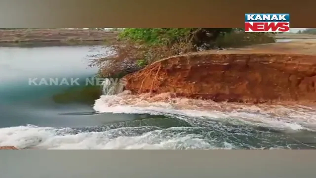 ଭୁଶୁଡ଼ିଲା ରେଙ୍ଗାଳୀ ବାମ ପାଶ୍ୱର୍ ମୁଖ୍ୟ କେନାଲ : କାମାକ୍ଷାନଗର ୩ନମ୍ବର ଡିଭିଜନ ଲେମ୍ବୁପାଳ ଗାଁ ନିକଟରେ ୩୦ ଫୁଟର ଘାଇ