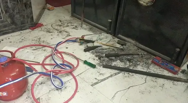 କୋଟିଏରୁ ଅଧିକ ଟଙ୍କାର ସୁନାଗହଣା ଚୋରୀ : ବାରିପଦାର କେପିଡି ସୁନା ଦୋକାନରେ କଳାକନା ବୁଲାଇ ଦେଲେ ଲୁଟେରା