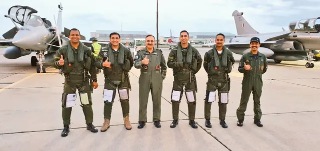 ଆସୁଛି ଆକାଶର ବାହୁବଳୀ । ଆଜି ଭାରତରେ ପହଞ୍ଚିବ ଆଉ ୩ଟି ରାଫେଲ ବିମାନ ।