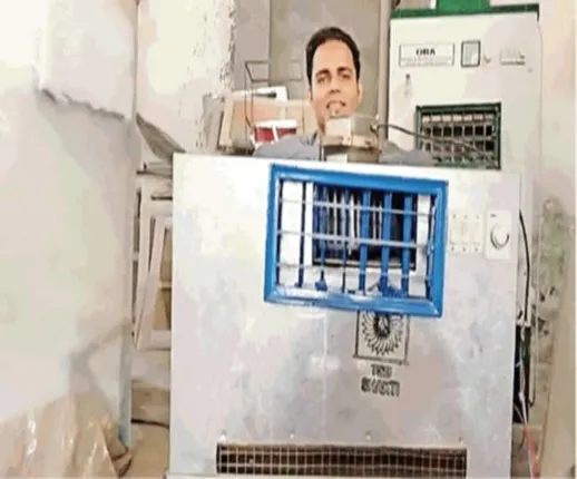 ଯୁବ ଇଞ୍ଜିନିୟରଙ୍କ ନିଆରା ଉଦ୍ଭାବନ । ତିଆରି କଲେ ସ୍ୱତନ୍ତ୍ର ଡିଭାଇସ୍, ବିଷାକ୍ତ ଧୂଆଁକୁ ସ୍ୱଚ୍ଛ ପବନରେ କରିଦେବ ପରିଣତ ।