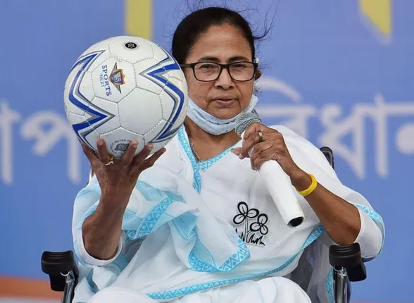 ପଶ୍ଚିମବଙ୍ଗରେ ଚାଲିଲା ମମତାଙ୍କ ଯାଦୁ । ବହୁମତଠାରୁ ବହୁ ଆଗରେ ଟିଏମସି । ନିଶ୍ୱାସ ଅଟକାଇ ଥିଲା ନନ୍ଦିଗ୍ରାମର ଫଳାଫଳ, ଶେଷରେ ବାଜି ମାରିନେଲେ ଶୁଭେନ୍ଦୁ ଅଧିକାରୀ ।