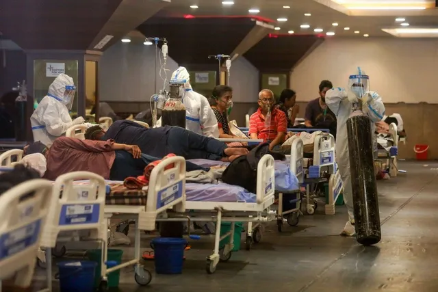 ଭାରତରେ ଶୀର୍ଷରେ ଚାଲିଛି ସଂକ୍ରମଣ । କେମ୍ବ୍ରିଜ୍ ଟ୍ରାକରର ରିପୋର୍ଟ । ଆସାମ, ହିମାଚଳ, ତାମିଲନାଡୁ ଓ ତ୍ରିପୁରାରେ ଆଉ ୨ ସପ୍ତାହ ବଢ଼ିପାରେ କରୋନା