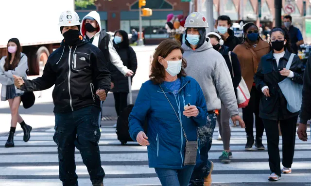 ମାସ୍କ ଖୋଲିଲା ଆମେରିକା । ୨ଟି ଡୋଜ କରୋନା ଟିକା ନେଇଥିବା ବ୍ୟକ୍ତିଙ୍କ ପାଇଁ ମାସ୍କ ପିନ୍ଧିବା ନାହିଁ ଆବଶ୍ୟକ । ସାମାଜିକ ଦୂରତା ବି ନୁହେଁ ଜରୁରୀ ।