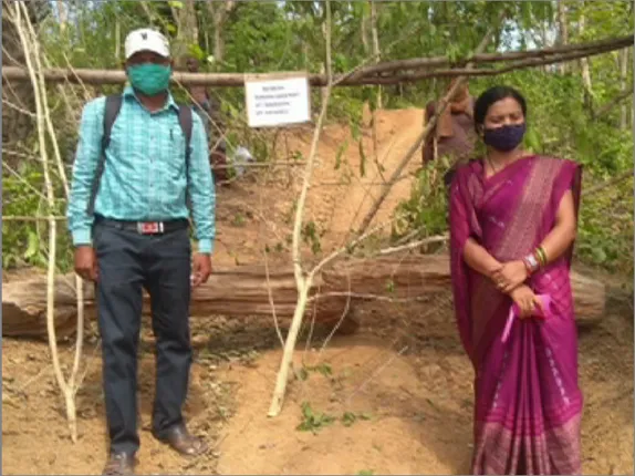 ଛତିଶଗଡ ସୀମାରେ ପଡିଲା ବାଡ । ଗଳାବାଟକୁ ବନ୍ଦ କଲେ ଗ୍ରାମବାସୀ । ସଂକ୍ରମଣର ଦ୍ୱିତୀୟ ଲହରକୁ ଦେଖୁ ଆଗୁଆ ସଚେତନ ଲୋକେ ।