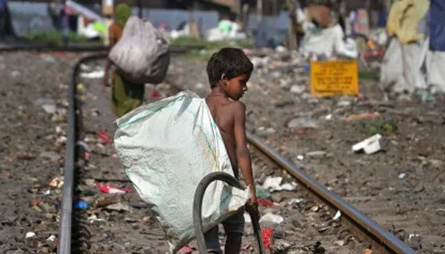 ଆଜି ଶ୍ରମିକ ଦିବସ : ରାଜଧାନୀର ରାଜରାସ୍ତାରେ ମାଳମାଳ ଶିଶୁ ଶ୍ରମିକ; ପ୍ରଶାସନର ନଜରରେ ବି ବଞ୍ଚିଛି ଏହି ପ୍ରଥା