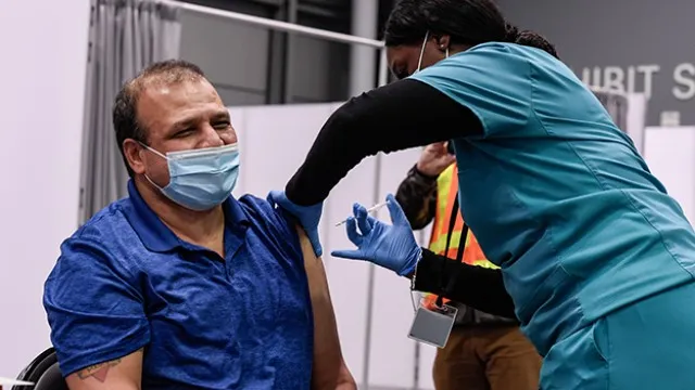 ବୃହତ ଟିକାକରଣ ଅଭିଯାନର ପ୍ରଥମ ଦିନରେ ରେକର୍ଡ । ଦେଶରେ ଗୋଟିଏ ଦିନରେ ଲାଗିଲା ୭୦ ଲକ୍ଷ ଡୋଜ  