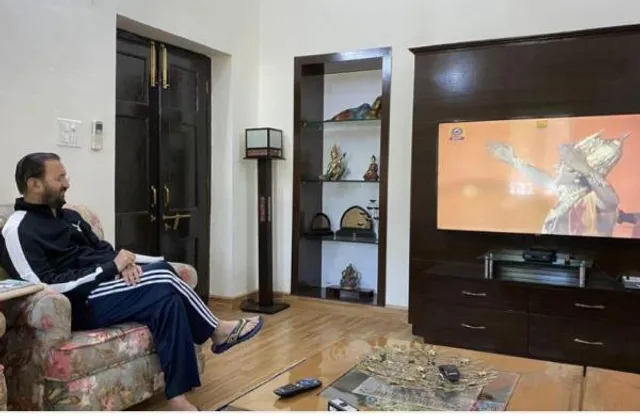 ଏଣିକି ଦେଖିବାକୁ ପଡିପାରେ ଟିଭି ସିରିଏଲର ରିପିଟ ଟେଲିକାଷ୍ଟ । କରୋନା ସଂକ୍ରମଣକୁ ଦୃଷ୍ଟିରେ ରଖି ଫିଲ୍ମ ଓ ସିରିଏଲ ସୁଟିଂ ଉପରେ ଲାଗିଲା କଟକଣା 