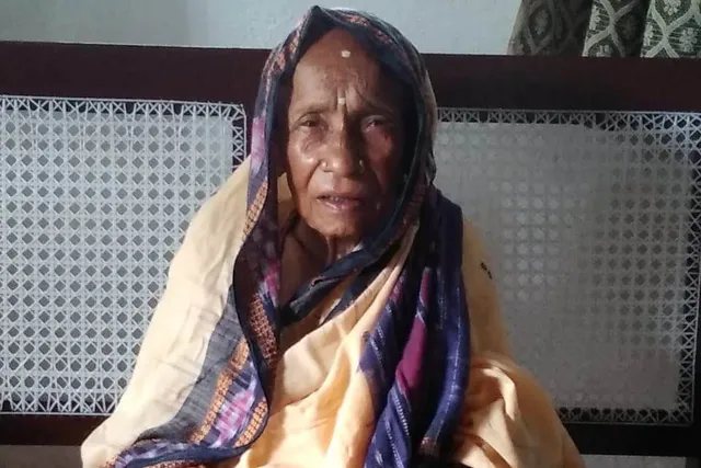 କରୋନାକୁ ପରାସ୍ତ କଲେ ୯୦ ବର୍ଷୀୟା ବୃଦ୍ଧା । ସମ କୋଭିଡ ହସ୍ପିଟାଲରୁ ହେଲେ ସୁସ୍ଥ