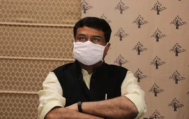 କରୋନା ମୁକାବିଲା ପାଇଁ କେନ୍ଦ୍ରମନ୍ତ୍ରୀ ଧର୍ମେନ୍ଦ୍ରଙ୍କ ଅପିଲ୍ । ଟେଷ୍ଟିଂ ଅଭିଯାନକୁ ଜନଆନ୍ଦୋଳନରେ ପରିଣତ କରିବାକୁ ଦେଲେ ଆହ୍ୱାନ, କହିଲେ ମହାମାରୀ ମୁକାବିଲାର ଦାୟିତ୍ୱ ଆମ ସମସ୍ତଙ୍କର ।