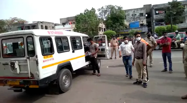 ସୁରତରେ ହିନସ୍ତା ହେଉଛନ୍ତି ପ୍ରବାସୀ ଓଡିଆ ଶ୍ରମିକ । ଟଙ୍କା ଦେଇ ନପାରିବାରୁ ଶବକୁ ରାସ୍ତା କଡରେ ଫୋପାଡି ଚାଲିଗଲେ ହସ୍ପିଟାଲ କର୍ତ୍ତୃପକ୍ଷ ।