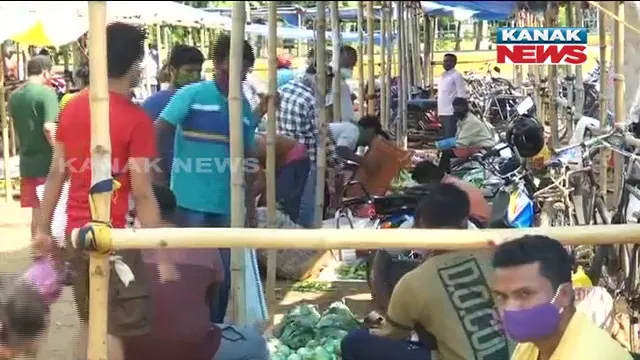 ସଟଡାଉନ ପରେ ଭୁବନେଶ୍ୱର ୧ ନମ୍ବର ହାଟରେ ଭିଡ : ପରିବା ପାଇଁ ହାଟରେ ଜମିଛି ଗହଳି