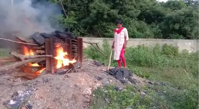 ବର୍ଷେ ହେଲା କରୁଛନ୍ତି ଶବ ସତ୍କାର, ପ୍ରଂଶସା କଲେ ମୁଖ୍ୟମନ୍ତ୍ରୀ ନବୀନ ପଟ୍ଟନାୟକ । 