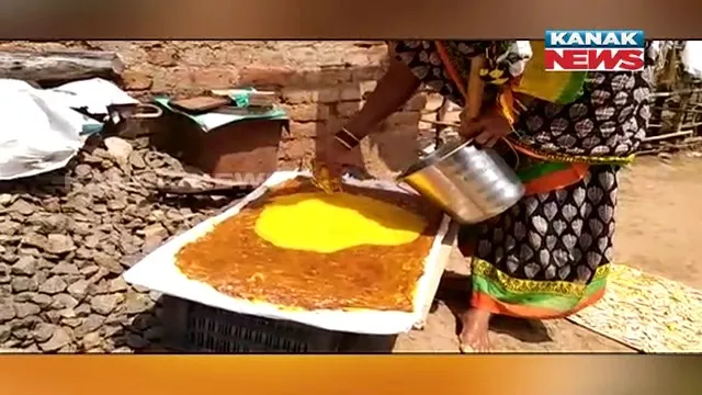 ଆମ୍ବ ଶଡ଼ା ଦେଇଛି ରୋଜଗାର । ବୈପାରୀଗୁଡ଼ା ବ୍ଲକର ଦୋରାଗୁଡ଼ା ଗାଁର ମହିଳାଙ୍କ ଉଦ୍ୟମ । ଆମ୍ବ ତୋଳି ସେଥିରୁ ପ୍ରସ୍ତୁତ କରୁଛନ୍ତି ଆମ୍ବ ଶଡା