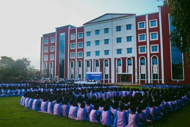 କିସରୁ ମାଟ୍ରିକ୍‍ ପାସ୍ କଲେ ଦାନ ମାଝୀଙ୍କ ଝିଅ ଚାନ୍ଦିନୀ ମାଝୀ ।  କଳାହାଣ୍ଡି ଜିଲ୍ଲା ଜନଜାତି ଲୋକଙ୍କ ମଧ୍ୟରେ ଖୁସିର ଲହରି ।