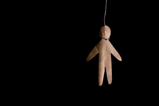 କରୋନା କାଳରେ ମଣିଷ ହେଉଛି କଲବଲ । ଚାପଗ୍ରସ୍ତ ହୋଇ ଚରମ ନିଷ୍ପତ୍ତି ନେଉଛି କି ମଣିଷ?