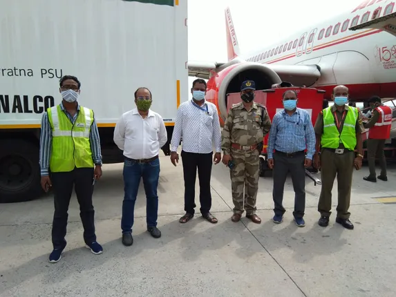 ଭୁବନେଶ୍ୱରରେ ପହଞ୍ଚିଲା ୧ ଲକ୍ଷ କୋଭିସିଲ୍ଡ ଟିକା । ଆସନ୍ତା କାଲି ଓଡିଶା ଆସିପାରେ ପ୍ରାୟ ୧୦ ଲକ୍ଷ ଟିକା ।