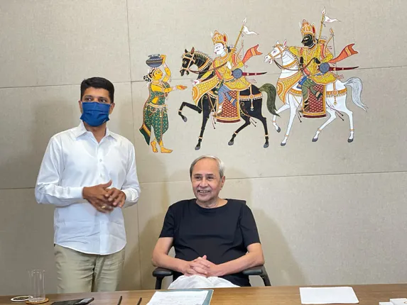 ମୁଖ୍ୟମନ୍ତ୍ରୀଙ୍କ ଭିନ୍ନ ଏକ ଅନ୍ଦାଜ : ମନ୍ତ୍ରୀମାନଙ୍କ ସହ ଅନୌପଚାରିକ ଆଲୋଚନା ବେଳେ ହାଲକା ଫୁଲକା ମୁଡରେ ମୁଖ୍ୟମନ୍ତ୍ରୀ