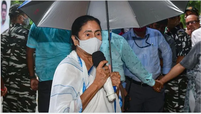 ସୋନିଆଙ୍କୁ ଭେଟିବା ପୂର୍ବରୁ କେନ୍ଦ୍ର ସରକାରଙ୍କ ଉପରେ ବର୍ଷିଲେ ମମତା , କହିଲେ, ପଶ୍ଚିମବଙ୍ଗ ପରେ ଏବେ ପୁରା ଦେଶରେ ‘ଖେଲା ହବେ’
