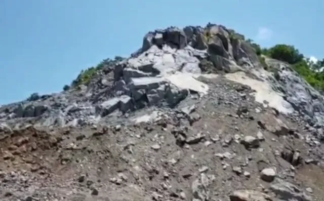 ପଥର କୁଆଁରୀକୁ ଲିଜ ଦେଇ ଅଡୁଆରେ ତହସିଲଦାର । ଗଞ୍ଜାମ ଜିଲ୍ଲା ସାନଖେମୁଣ୍ଡି ତହସିଲଦାରଙ୍କୁ ନୋଟିସ କଲେ ନ୍ୟାସନାଲ ଗ୍ରୀନ ଟ୍ରିବ୍ୟୁନାଲ ।