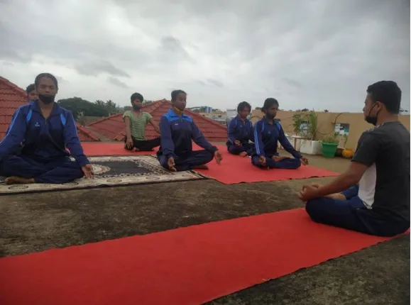 ପୋଲିସ ଏସଆଇ ପରୀକ୍ଷା ପାଇଁ ଆବେଦନ ପରେ କିନ୍ନରଙ୍କ ଜୋରଦାର ଅଭ୍ୟାସ : ଯୋଗ ପ୍ରାଣାୟମ ସହ ଅନ୍ୟାନ୍ୟ ଶାରୀରିକ ଅଭ୍ୟାସ କଲେ ୨୬ ଜଣ କିନ୍ନର