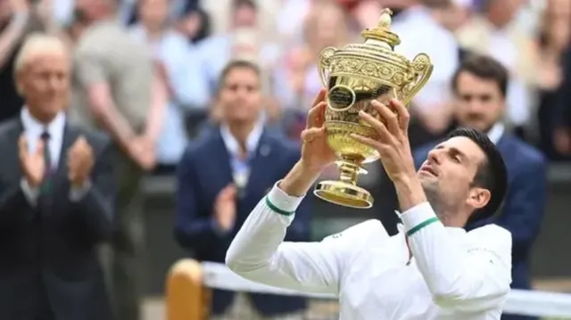 ଏକ ନମ୍ବର ଟେନିସ ଖେଳାଳି ନୋଭାକ ଜୋକଭିକ ଜିତିଲେ ଷଷ୍ଠ ୱିମ୍ବିଲଡନ ଗ୍ରାଣ୍ଡସ୍ଲାମ : ୨୦ତମ ଗ୍ରାଣ୍ଡସ୍ଲାମ ଜିତି ରୋଜର ଫେଡରର ଓ ରାଫେଲ ନାଦାଲଙ୍କ ରେକର୍ଡ ସହ ହେଲେ ସମକକ୍ଷ