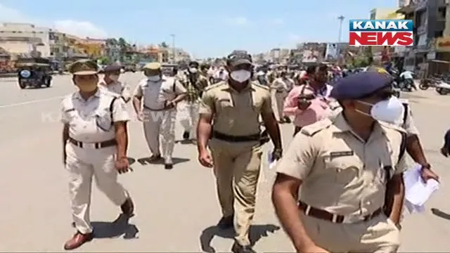 ବାହୁଡା ଆଗରୁ ପୁରୀରେ ପୋଲିସ ପ୍ରଶାସନର ପ୍ରସ୍ତୁତି : ଅମାନିଆଙ୍କୁ ସାବାଡ କରିବାକୁ ଗଠନ ହେଲା ୨୦ଟି ସ୍କୁଆଡ; ବଡଦାଣ୍ଡରେ ଫ୍ଲାଗମାର୍ଚ୍ଚ କରି ସଚେତନ କଲା ପୋଲିସ