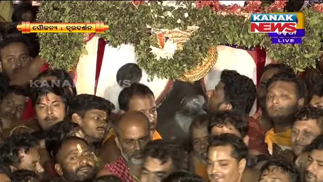 ନୀଳକନ୍ଦରକୁ ବିଜେ କରୁଛନ୍ତି ନୀଳମଣି । ରସଗୋଲା ଖୁଆଇ ମହାଲକ୍ଷ୍ମୀଙ୍କ କଲେ ମାନଭଞ୍ଜନ । ରତ୍ନବେଦୀରେ ଚତୁର୍ଦ୍ଧାମୂରତି