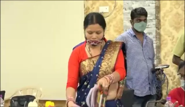 ମାଲକାନଗିରି ଜିଲ୍ଲା ଯୋଜନା କମିଟି ବୈଠକରେ ବାପ-ଝିଅ ମୁହାଁମୁହିଁ : ବିଧାୟକ ବାପାଙ୍କ ଉପରେ ବର୍ଷିଲେ ଜିଲ୍ଲା ପରିଷଦ ସଦସ୍ୟା ଶାନ୍ତିଲତା