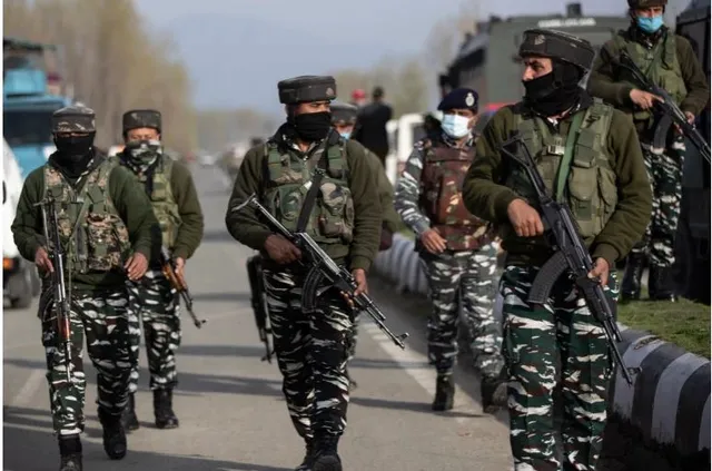 ଜମ୍ମୁ-କାଶ୍ମୀର ସୋପୋରରେ ଏନକାଉଣ୍ଟର, ସୁରକ୍ଷାକର୍ମୀଙ୍କ ଗୁଳିରେ ୨ ଆତଙ୍କବାଦୀ ନିହତ