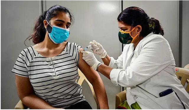 ଦେଶରେ ୬୦ କୋଟିରୁ ଅଧିକ ଲୋକଙ୍କୁ ଦିଆଗଲାଣି ଟିକା । ସ୍ୱାସ୍ଥ୍ୟମନ୍ତ୍ରୀ କହିଲେ, ସମସ୍ତଙ୍କ ସ୍ୱାସ୍ଥ୍ୟ ସୁରକ୍ଷାକୁ ଗୁରୁତ୍ୱ ଦେଇ ଆଗକୁ ବଢୁଛି ଟିକାକରଣ