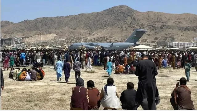 ପୁଣି ଥରିଲା କାବୁଲ । ସତ ହେଲା ଆମେରିକାର ଆକଳନ, କାବୁଲ ବିମାନ ବନ୍ଦର ନିକଟରେ ବିସ୍ଫୋରଣ