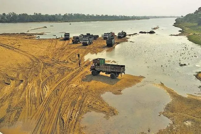 ଏଣିକି ବାଲି ଚୋରି ଉପରେ ଲାଗିବ ଅଙ୍କୁଶ : ବାଲି ଖନନ ଓ ଉତ୍ତୋଳନର ନିୟନ୍ତ୍ରଣ ପାଇଁ ଆସିଲା ତଦାରଖ ବ୍ୟବସ୍ଥା