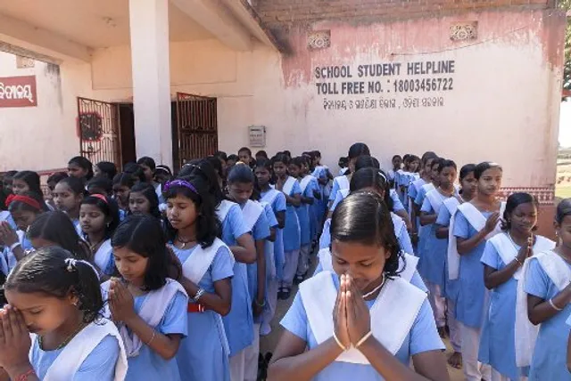 ପ୍ରାଥମିକ ସ୍କୁଲ ଛାତ୍ରଛାତ୍ରୀଙ୍କ ପାଠପଢ଼ାକୁ ନେଇ ଅନିଶ୍ଚିତତା । ୧୮ ମାସ ସ୍କୁଲ ବନ୍ଦ ରହିବା ଭିତରେ ପାଠ ଛାଡ଼ିଲେଣି ୯୬ ହଜାର, ସ୍କୁଲ ଡ୍ରପ ଆଉଟଙ୍କ ମଧ୍ୟରୁ କେବଳ ଉପାନ୍ତ ଅଂଚଳର ୬୦ ପ୍ରତିଶତ ।