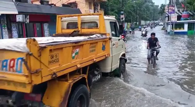 ଆସନ୍ତା ୨୪ଘଣ୍ଟା ପ୍ରବଳରୁ ଅତି ପ୍ରବଳ ବର୍ଷା ସମ୍ଭାବନା । ଏହି ଜିଲ୍ଲା ଗୁଡିକୁ ୟେଲୋ ୱାର୍ଣ୍ଣିଂ ଜାରି କଲା ଆଞ୍ଚଳିକ ପାଣିପାଗ କେନ୍ଦ୍ର