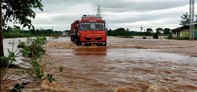ବର୍ଷାରେ ବେହାଲ କାମାକ୍ଷାନଗର ଉପଖଣ୍ଡ : ଭୁବନ ବ୍ଲକର ୩ଟି ଗାଁ ବାହ୍ୟ ଜଗତରୁ ବିଛିନ୍ନ