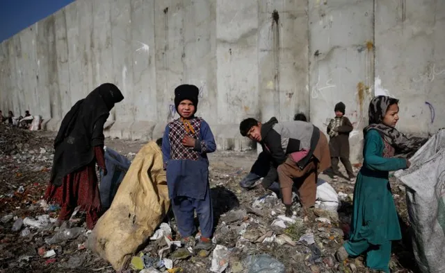 ଆଗକୁ ଆଫଗାନିସ୍ତନରେ ବଢିବ ଦାରିଦ୍ର୍ୟ । ମୁଠାଏ ଖାଦ୍ୟ ପାଇଁ ଡହଳବିକଳ ହେବେ ଲୋକେ