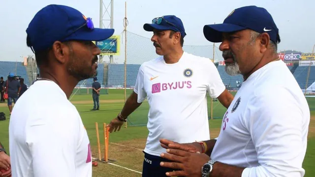 ଟିମ ଇଣ୍ଡିଆକୁ ଝଟକା: ଶାସ୍ତ୍ରୀଙ୍କ ସମେତ ବୋଲିଂ ଓ ଫିଲ୍ଡିଂ କୋଚ ପଜିଟିଭ