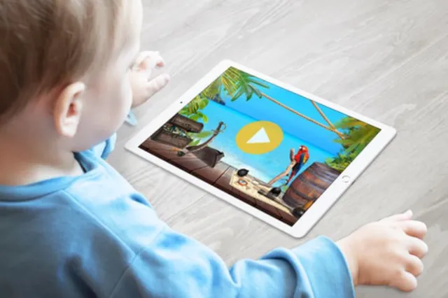 ମୋବାଇଲରେ କାର୍ଟୁନ ଦେଖୁ ଦେଖୁ, ୪ ମହଲା ବିଲଡିଂରୁ ତଳକୁ ଖସିପଡିଲା ୨ ବର୍ଷର ଶିଶୁ । ଏମିତି ବଞ୍ଚିଲା ଜୀବନ ।