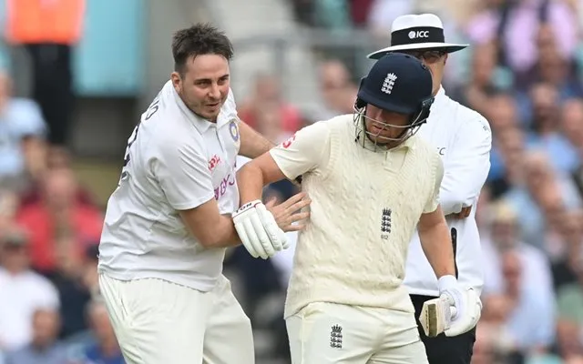 ଭାରତୀୟ ଜର୍ସି ପିନ୍ଧି ପଡିଆକୁ ବୋଲିଂ କରିବାକୁ ପଶିଥିଲେ, ଗିରଫ କଲା ଇଂଲଣ୍ଡ ପୋଲିସ ।