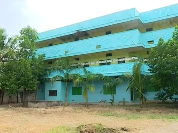 ମମିତା ମେହେର ହତ୍ୟା ମାମଲାରେ ପୋଲିସର ଛାନଭିନ୍ । ଗାର୍ଲସ ହଷ୍ଟେଲରେ ପହଞ୍ଚିଲେ ଡିଆଇଜି ଓ ଏସପି ।