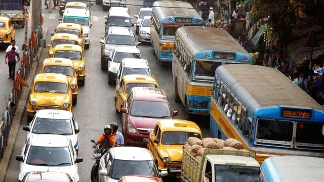 ଏପ୍ରିଲରୁ ଫିଟନେସ୍ ପ୍ରମାଣପତ୍ର ନବୀକରଣ ମହଙ୍ଗା । ପୁରୁଣା କାର, ଭାରୀଯାନ କ୍ଷେତ୍ରରେ ହେବ ଲାଗୁ