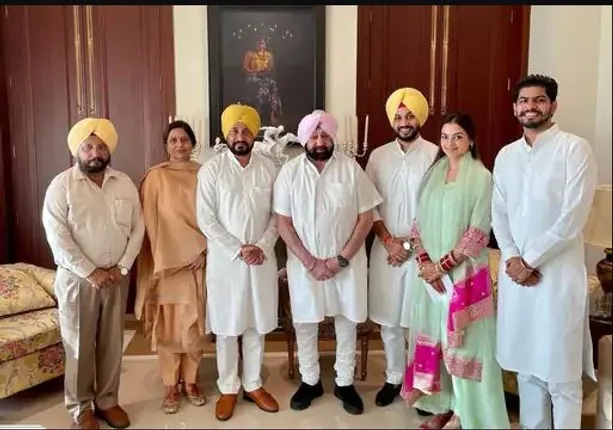 ପଞ୍ଜାବ କଂଗ୍ରେସର ନୂଆ ସମୀକରଣ । ଅମରିନ୍ଦରଙ୍କୁ ଭେଟିଲେ ମୁଖ୍ୟମନ୍ତ୍ରୀ ଚନ୍ନି, ହାଇକମାଣ୍ଡଙ୍କୁ ଭେଟିବାକୁ ଦିଲ୍ଲୀରେ ସିଦ୍ଧୁ