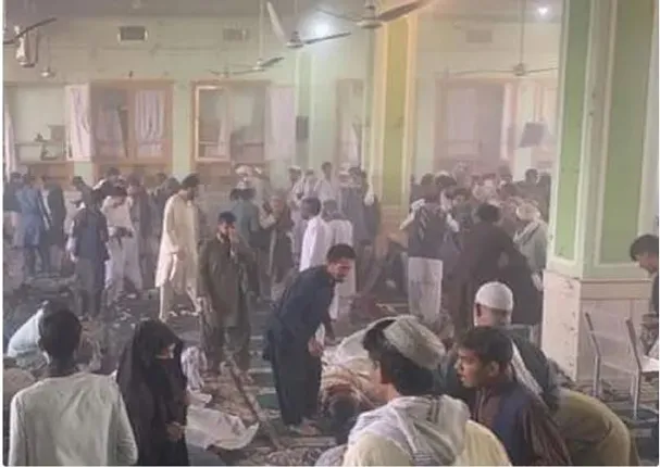 ନମାଜ ଚାଲିଥିବା ବେଳେ କାନ୍ଦାହାରର ଶିୟା ମସଜିଦରେ ବିସ୍ଫୋରଣ । ମୃତକ ସଂଖ୍ୟା ଅସ୍ପଷ୍ଟ,ଅନେକ ଗୁରୁତର