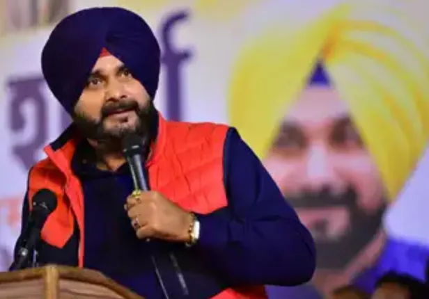 ପଞ୍ଜାବର ରାଜନୀତିରେ ଘଡ଼ିକେ ଛୁଟୁଛି ଘୋଡ଼ା । ପିସିସି ସଭାପତି ପାଇଁ ପୁଣି ରାଜି ସିଦ୍ଧୁ ।