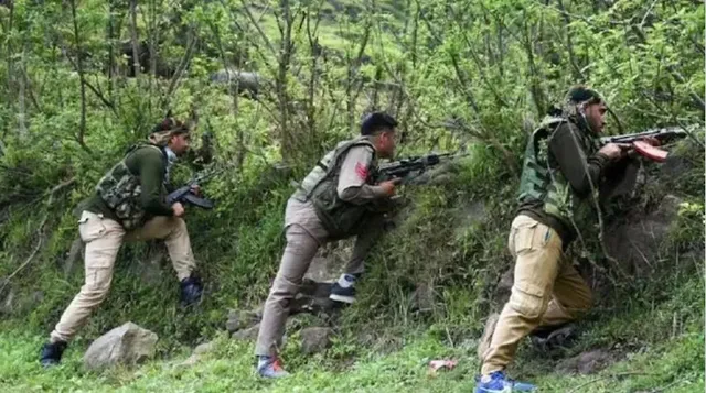 ଜମ୍ମୁ-କାଶ୍ମୀରରେ ସେନା- ଆତଙ୍କବାଦୀ ମୁହାଁମୁହିଁ । ଅନନ୍ତନାଗ, ବାନ୍ଦିପୋରାରେ ୨ ଆତଙ୍କବାଦୀ ନିହତ, ଅପରେସନ୍ ଜାରି