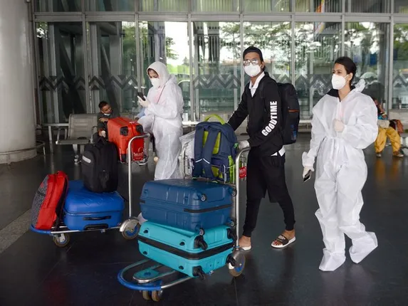 ୟୁକେକୁ ଭାରତର ପାଲଟା ଜବାବ: ୟୁକେ ନାଗରିକଙ୍କ ପାଇଁ ୧୦ ଦିନିଆ କ୍ୱାରେଣ୍ଟାଇନ ବାଧ୍ୟତାମୂଳକ