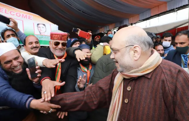 ଜମ୍ମୁ-କାଶ୍ମୀରରେ କେନ୍ଦ୍ର ଗୃହମନ୍ତ୍ରୀ ଅମିତ ଶାହ । ସେନାର ଶିବିରରେ ପହଁଛି ସୁରକ୍ଷା ବ୍ୟବସ୍ଥାର କଲେ ସମୀକ୍ଷା ।